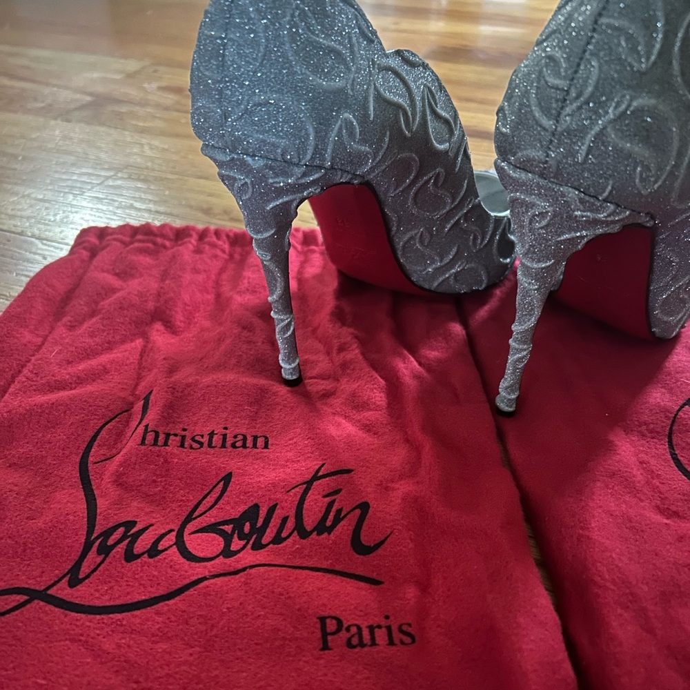 Christian Louboutin Hot Chick 100 Heels - Picture 3 of 3